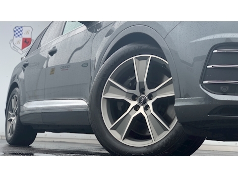 SQ7 4.0 TDI V8 SUV 5dr Diesel Tiptronic quattro (s/s) (435 ps)