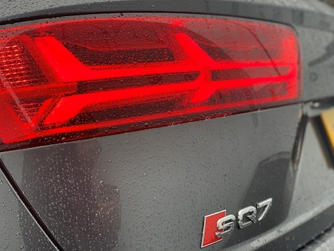SQ7 4.0 TDI V8 SUV 5dr Diesel Tiptronic quattro (s/s) (435 ps)