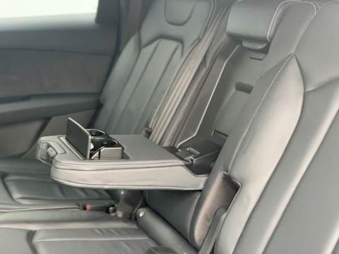 SQ7 4.0 TDI V8 SUV 5dr Diesel Tiptronic quattro (s/s) (435 ps)