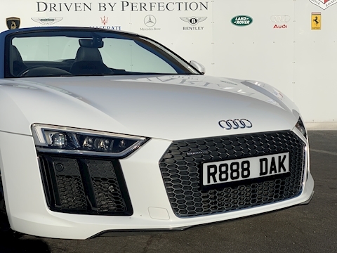 R8 5.2 FSI V10 Spyder 2dr Petrol S Tronic quattro (s/s) (540 ps)