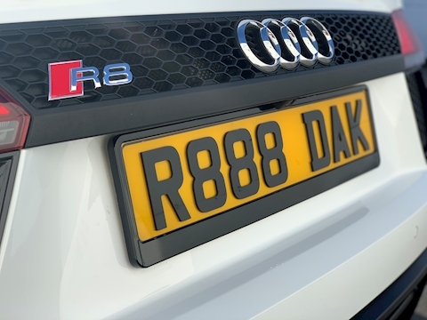 R8 5.2 FSI V10 Spyder 2dr Petrol S Tronic quattro (s/s) (540 ps)