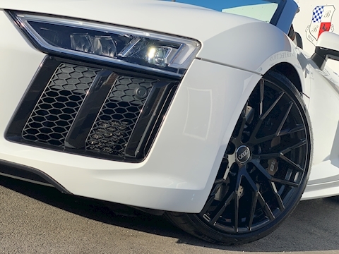 R8 5.2 FSI V10 Spyder 2dr Petrol S Tronic quattro (s/s) (540 ps)