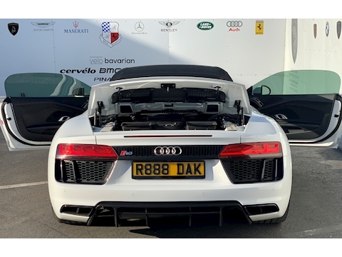 R8 5.2 FSI V10 Spyder 2dr Petrol S Tronic quattro (s/s) (540 ps)