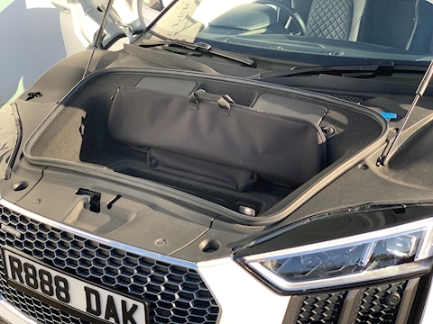 R8 5.2 FSI V10 Spyder 2dr Petrol S Tronic quattro (s/s) (540 ps)