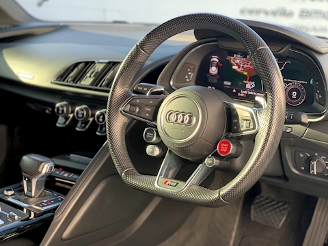 R8 5.2 FSI V10 Spyder 2dr Petrol S Tronic quattro (s/s) (540 ps)