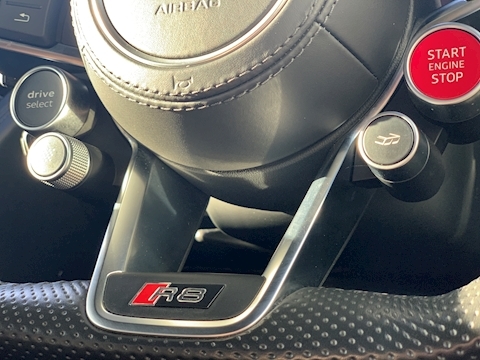 R8 5.2 FSI V10 Spyder 2dr Petrol S Tronic quattro (s/s) (540 ps)