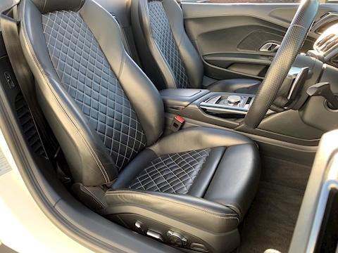 R8 5.2 FSI V10 Spyder 2dr Petrol S Tronic quattro (s/s) (540 ps)
