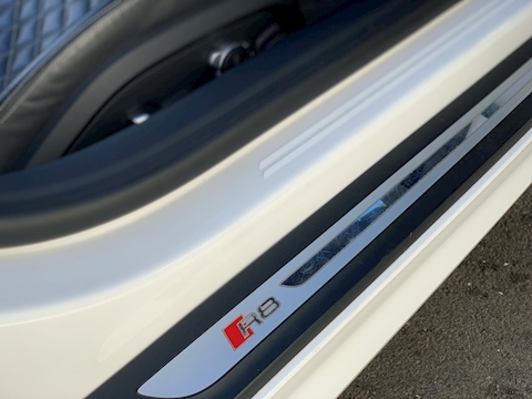 R8 5.2 FSI V10 Spyder 2dr Petrol S Tronic quattro (s/s) (540 ps)