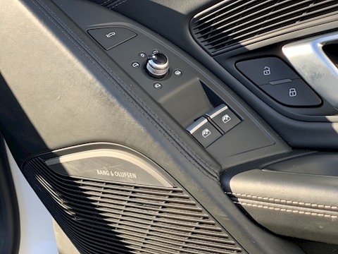 R8 5.2 FSI V10 Spyder 2dr Petrol S Tronic quattro (s/s) (540 ps)