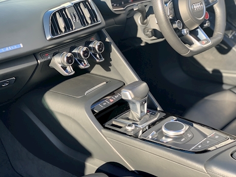 R8 5.2 FSI V10 Spyder 2dr Petrol S Tronic quattro (s/s) (540 ps)
