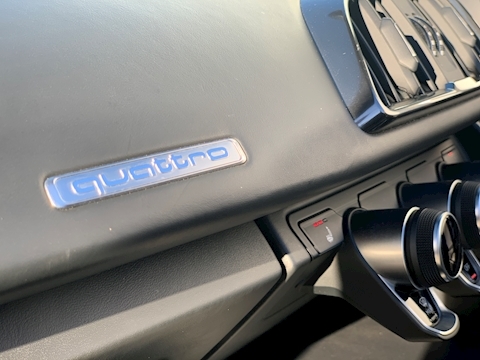 R8 5.2 FSI V10 Spyder 2dr Petrol S Tronic quattro (s/s) (540 ps)