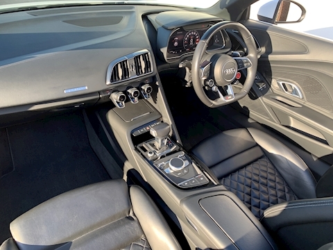 R8 5.2 FSI V10 Spyder 2dr Petrol S Tronic quattro (s/s) (540 ps)