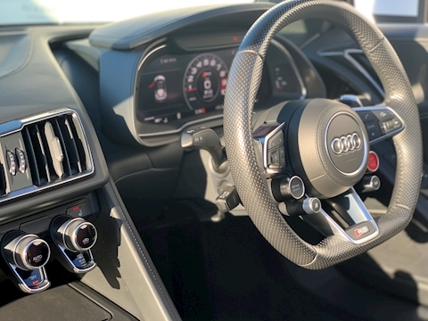 R8 5.2 FSI V10 Spyder 2dr Petrol S Tronic quattro (s/s) (540 ps)
