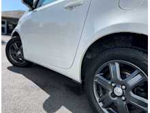 TOYOTA IQ 1.0 VVT-i 2 Hatchback 3dr Petrol Manual (99 g/km, 67 bhp)