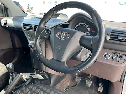 1.0 VVT-i 2 Hatchback 3dr Petrol Manual (99 g/km, 67 bhp)