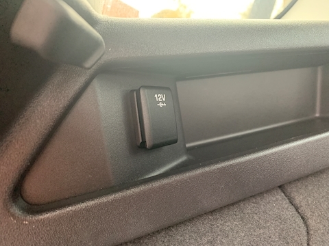 Land Rover Discovery Sport TD4 HSE Black 2.0 5dr SUV Automatic Diesel