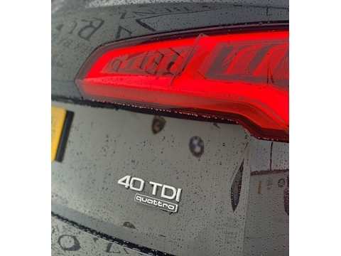 AUDI Q5 2.0 TDI 40 Sport SUV 5dr Diesel S Tronic quattro (s/s) (190 ps)