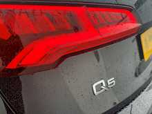 AUDI Q5 2.0 TDI 40 Sport SUV 5dr Diesel S Tronic quattro (s/s) (190 ps)