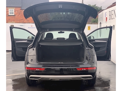 AUDI Q5 2.0 TDI 40 Sport SUV 5dr Diesel S Tronic quattro (s/s) (190 ps)