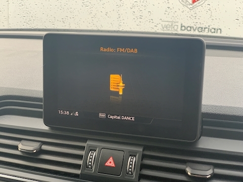 AUDI Q5 2.0 TDI 40 Sport SUV 5dr Diesel S Tronic quattro (s/s) (190 ps)