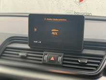 AUDI Q5 2.0 TDI 40 Sport SUV 5dr Diesel S Tronic quattro (s/s) (190 ps)