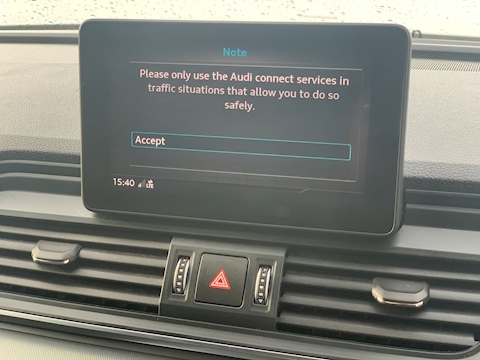 AUDI Q5 2.0 TDI 40 Sport SUV 5dr Diesel S Tronic quattro (s/s) (190 ps)