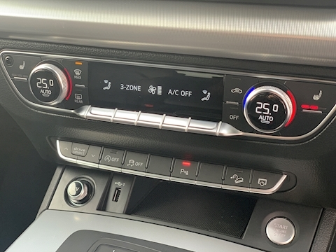 AUDI Q5 2.0 TDI 40 Sport SUV 5dr Diesel S Tronic quattro (s/s) (190 ps)