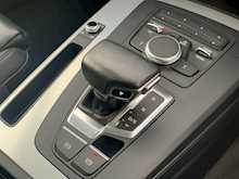 AUDI Q5 2.0 TDI 40 Sport SUV 5dr Diesel S Tronic quattro (s/s) (190 ps)