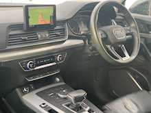 AUDI Q5 2.0 TDI 40 Sport SUV 5dr Diesel S Tronic quattro (s/s) (190 ps)