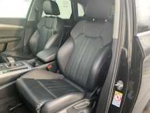AUDI Q5 2.0 TDI 40 Sport SUV 5dr Diesel S Tronic quattro (s/s) (190 ps)
