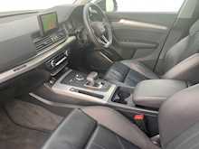 AUDI Q5 2.0 TDI 40 Sport SUV 5dr Diesel S Tronic quattro (s/s) (190 ps)