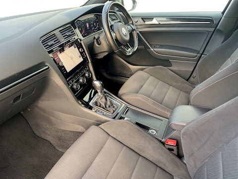 Golf R 2.0 TSI BlueMotion Tech R Hatchback 5dr Petrol DSG 4Motion (s/s) (310 ps)