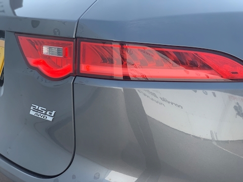 Jaguar F Pace 2.0d R-Sport SUV 5dr Diesel Auto AWD (s/s) (240 ps)