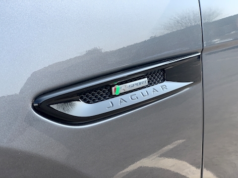 Jaguar F Pace 2.0d R-Sport SUV 5dr Diesel Auto AWD (s/s) (240 ps)