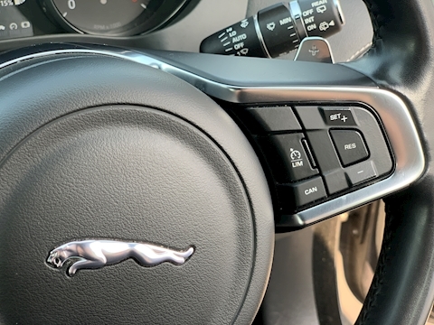 Jaguar F Pace 2.0d R-Sport SUV 5dr Diesel Auto AWD (s/s) (240 ps)