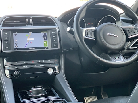 Jaguar F Pace 2.0d R-Sport SUV 5dr Diesel Auto AWD (s/s) (240 ps)