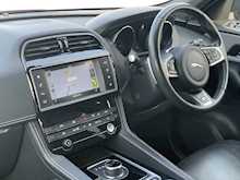 Jaguar F Pace 2.0d R-Sport SUV 5dr Diesel Auto AWD (s/s) (240 ps)