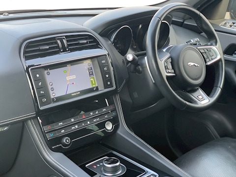 Jaguar F Pace 2.0d R-Sport SUV 5dr Diesel Auto AWD (s/s) (240 ps)