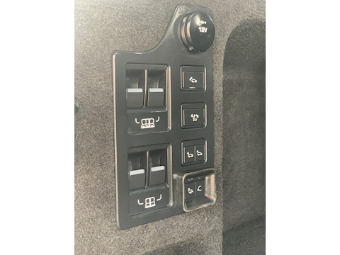 Land Rover Discovery 3.0 TD V6 HSE SUV 5dr Diesel Auto 4WD (s/s) (258 ps)