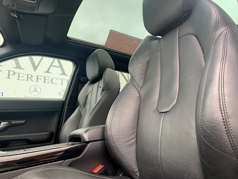 Range Rover Evoque SD4 Pure Tech SUV 2.2 Automatic Diesel