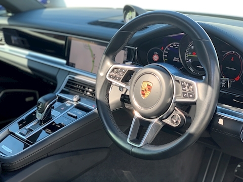 2.9 V6 E-Hybrid 14kWh 4 Hatchback 5dr Petrol Plug-in Hybrid PDK 4WD Euro 6 (s/s) (462 ps)