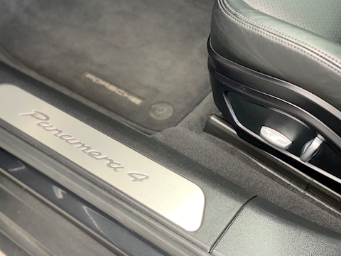 2.9 V6 E-Hybrid 14kWh 4 Hatchback 5dr Petrol Plug-in Hybrid PDK 4WD Euro 6 (s/s) (462 ps)