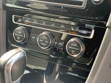 Volkswagen Golf R 2.0 TSI BlueMotion Tech R Hatchback 3dr Petrol DSG 4Motion Euro 6 (s/s) (300 ps)