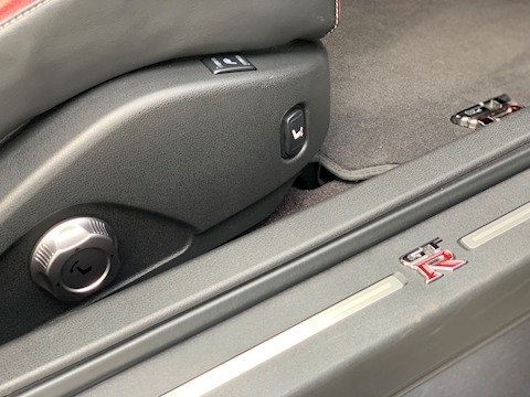 3.8 V6 Recaro Coupe 2dr Petrol Auto 4WD Euro 6 (550 ps)