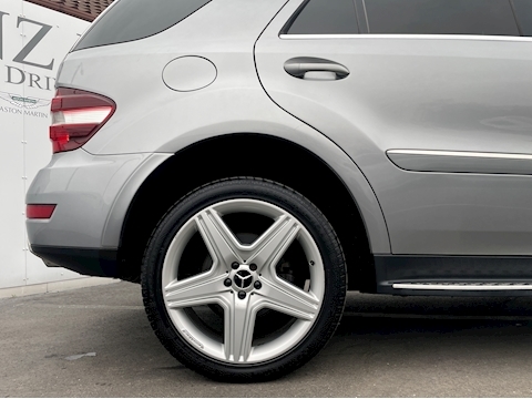 3.0 ML350 CDI V6 BlueEfficiency Sport SUV 5dr Diesel Tiptronic 4WD Euro 5 (231 ps)