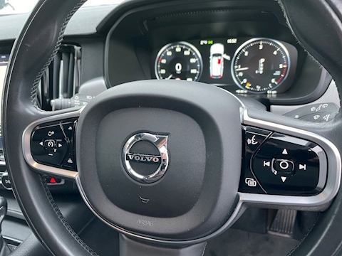 Volvo V90 2.0 D4 Momentum Estate 5dr Diesel Auto Euro 6 (s/s) (190 ps)