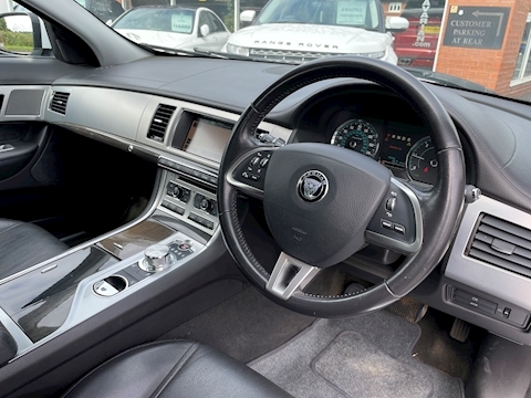 2.2d Luxury Saloon 4dr Diesel Auto Euro 5 (s/s) (163 ps)