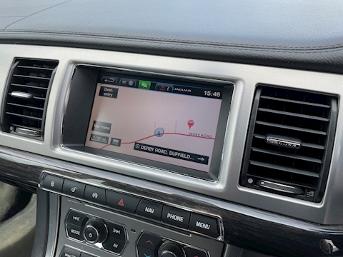 2.2d Luxury Saloon 4dr Diesel Auto Euro 5 (s/s) (163 ps)