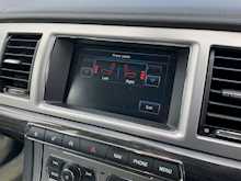 Jaguar XF 2.2d LUXURY Saloon 4dr Diesel Auto Euro 5 (s/s) (163 ps)