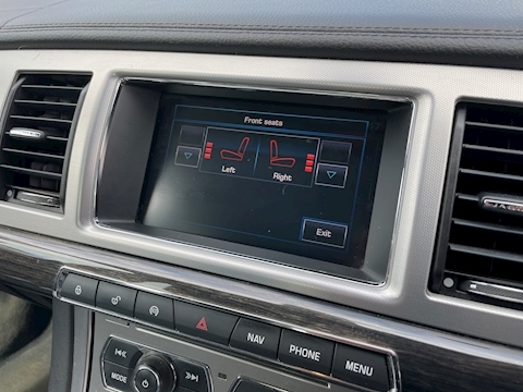 2.2d Luxury Saloon 4dr Diesel Auto Euro 5 (s/s) (163 ps)